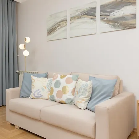 Bright Kasprzaka Wola Near Metro Station By Renters Apartamento *