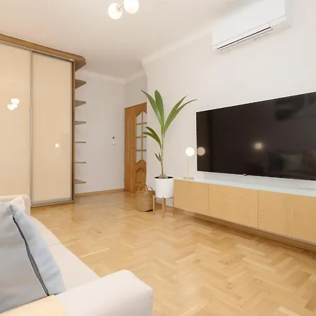 Bright Kasprzaka Wola Near Metro Station By Renters