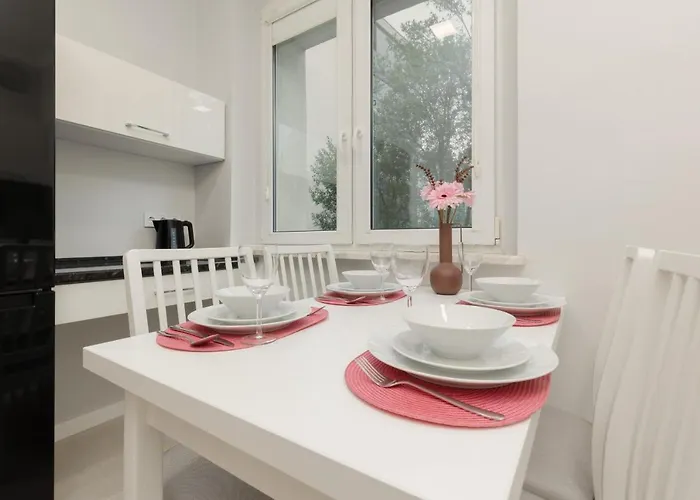 Lejlighed Bright Kasprzaka Wola Near Metro Station By Renters Warszawa