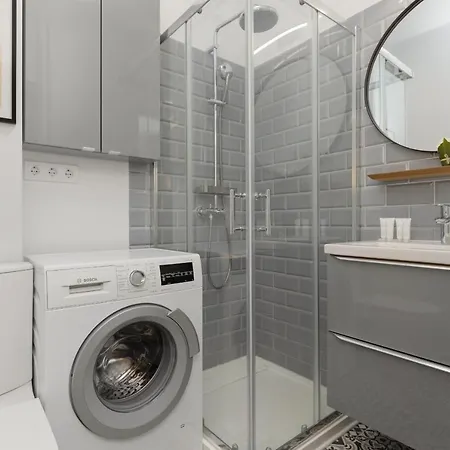 Bright Kasprzaka Wola Near Metro Station By Renters Warsaw